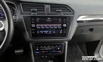 Volkswagen Tiguan 2023 2.0 Автомат в Москве № 214972, миниатюра 5