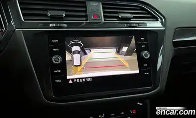 Volkswagen Tiguan 2023 2.0 Автомат в Москве № 214972, миниатюра 6