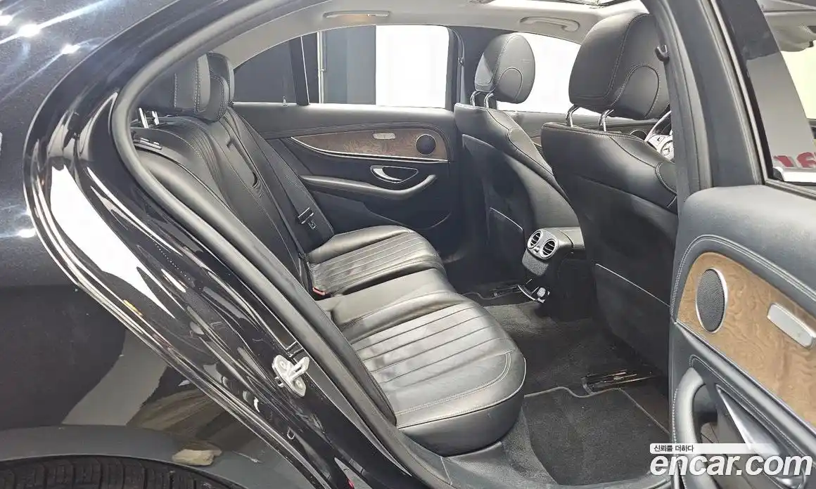 Mercedes-Benz E-Class 2018 1.9 Автомат в Москве № 224573, фото 11