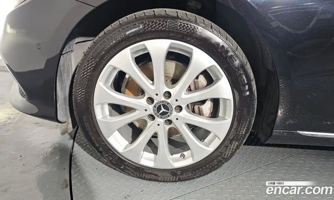 Mercedes-Benz E-Class 2018 1.9 Автомат в Москве № 224573, фото 4