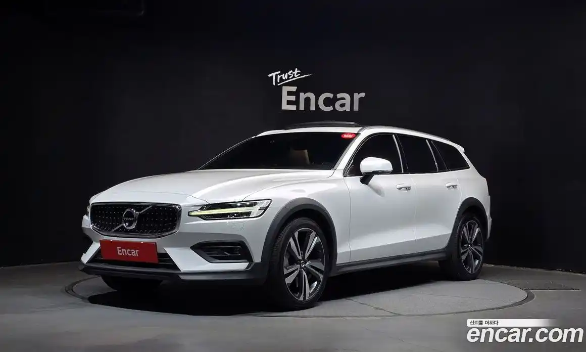 Volvo V60 2019 2.0 Автомат в Москве № 230433, фото 13
