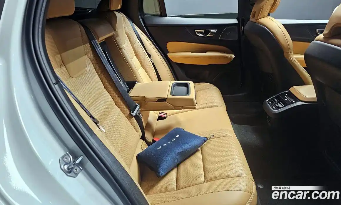 Volvo V60 2019 2.0 Автомат в Москве № 230433, фото 4