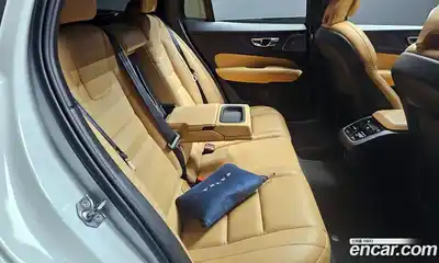 Volvo V60 2019 2.0 Автомат в Москве № 230433, миниатюра 4