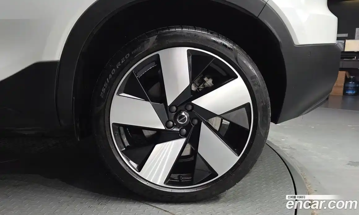 Volvo C40 2023 0.2 Автомат в Москве № 230518, фото 17