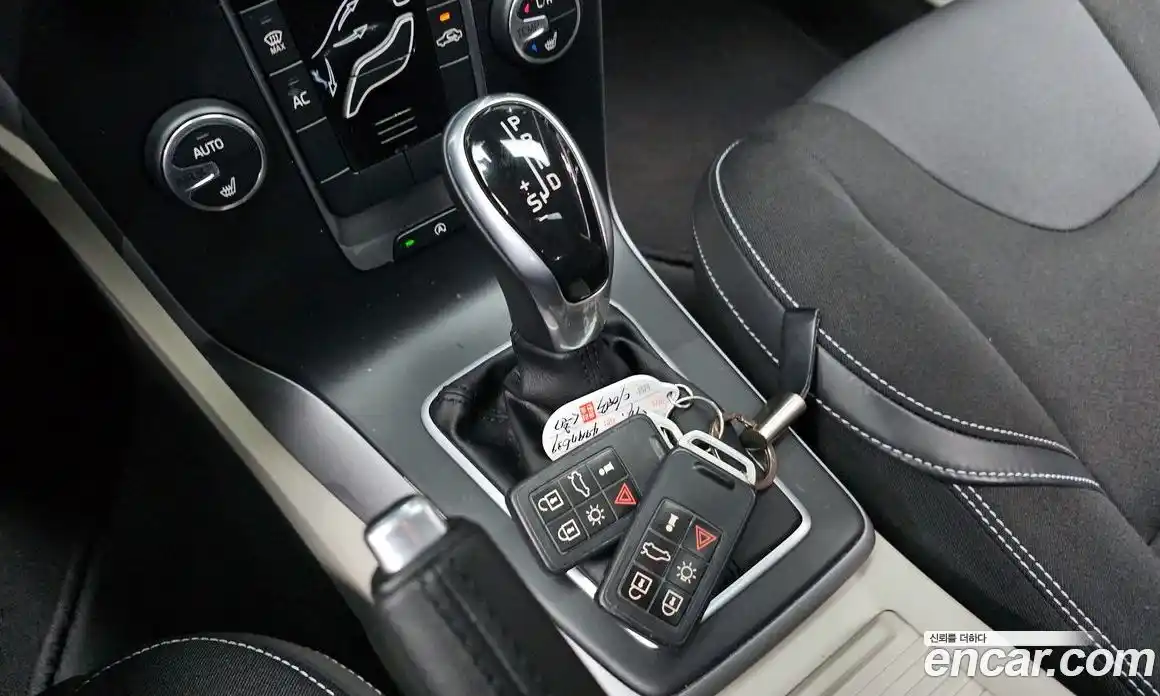 Volvo V40 2014 1.6 Автомат в Москве № 230591, фото 14