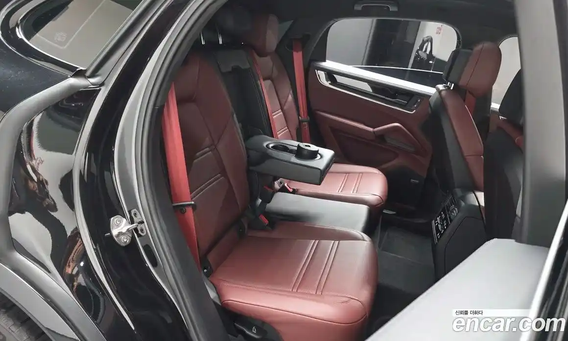 Porsche Cayenne 2024 3.0 Автомат в Москве № 230952, фото 11