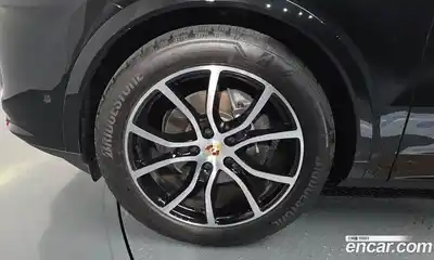 Porsche Cayenne 2024 3.0 Автомат в Москве № 230952, миниатюра 4