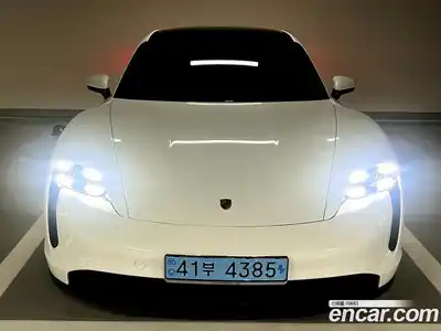 Porsche Taycan, 2024