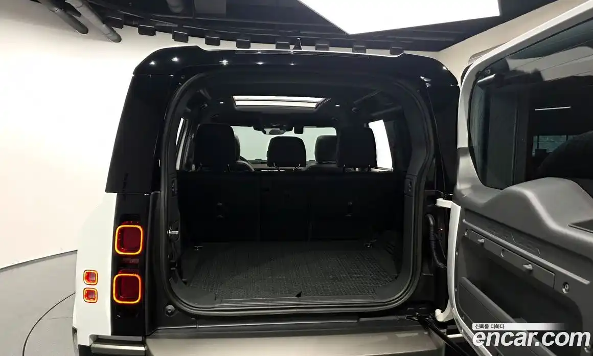 Land Rover Defender 2023 2.0 Автомат в Москве № 231237, фото 20