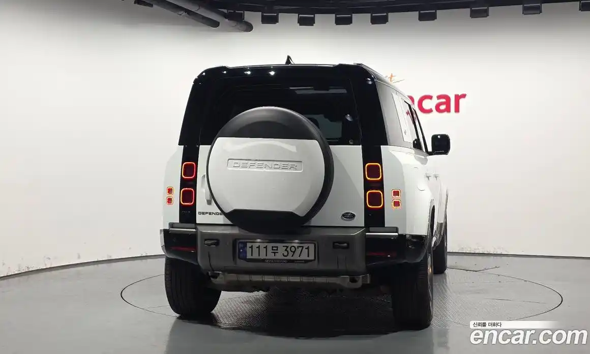 Land Rover Defender 2023 2.0 Автомат в Москве № 231237, фото 4