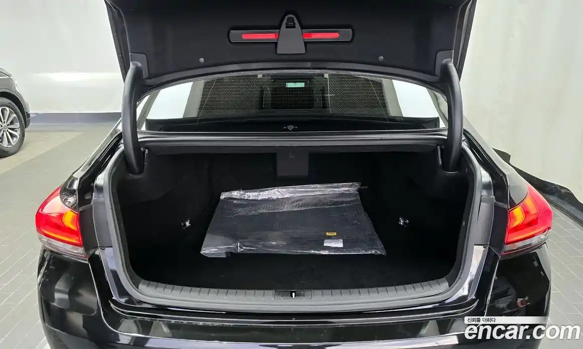 Genesis G80 2018 3.3 Автомат в Москве № 23128, фото 14