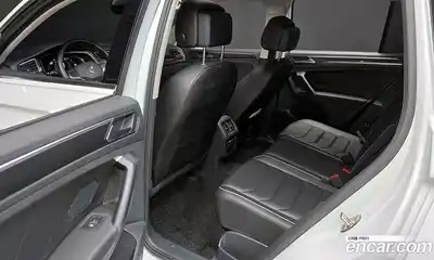 Volkswagen Tiguan 2023 2.0 Автомат в Москве № 232126, миниатюра 11