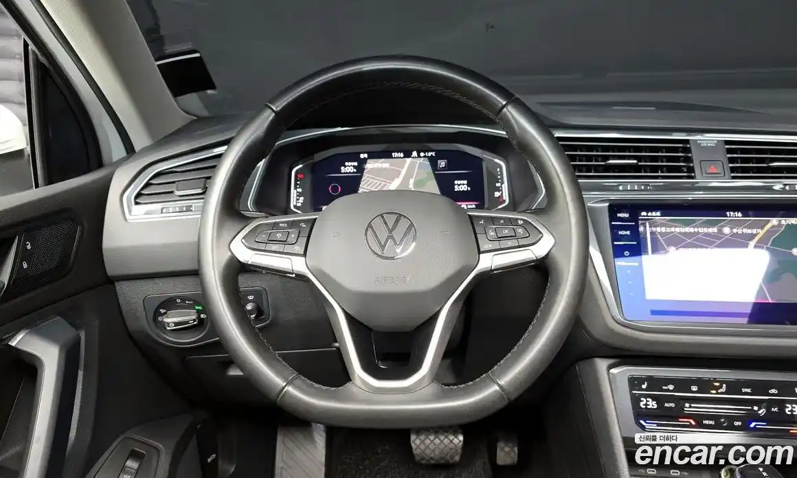 Volkswagen Tiguan 2023 2.0 Автомат в Москве № 232126, фото 13