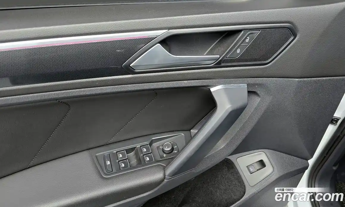 Volkswagen Tiguan 2023 2.0 Автомат в Москве № 232126, фото 14