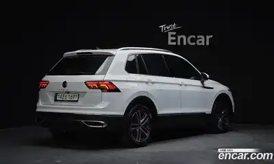 Volkswagen Tiguan 2023 2.0 Автомат в Москве № 232126, миниатюра 2