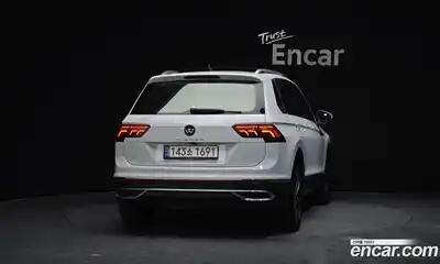 Volkswagen Tiguan 2023 2.0 Автомат в Москве № 232126, миниатюра 4