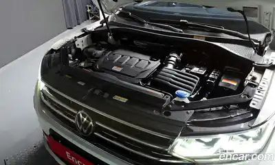 Volkswagen Tiguan 2023 2.0 Автомат в Москве № 232126, миниатюра 6