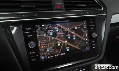 Volkswagen Tiguan 2018 2.0 Автомат в Москве № 232177, миниатюра 11