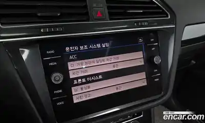 Volkswagen Tiguan 2018 2.0 Автомат в Москве № 232177, миниатюра 5