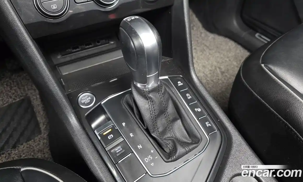 Volkswagen Tiguan 2018 2.0 Автомат в Москве № 232177, фото 7