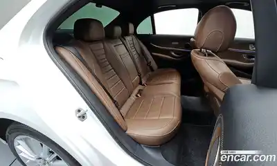Mercedes-Benz E-Class 2021 2.0 Автомат в Москве № 240777, миниатюра 11