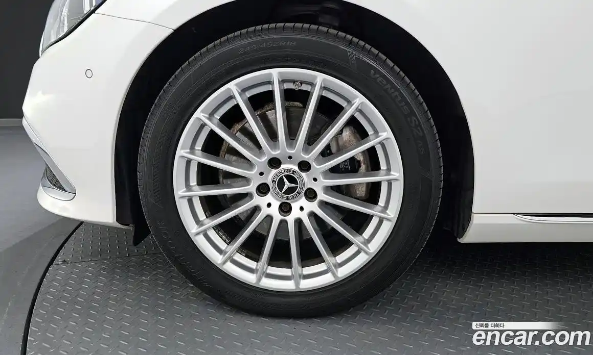 Mercedes-Benz E-Class 2021 2.0 Автомат в Москве № 240777, фото 19