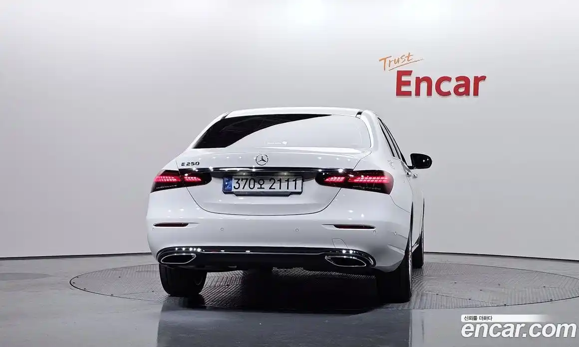 Mercedes-Benz E-Class 2021 2.0 Автомат в Москве № 240777, фото 20