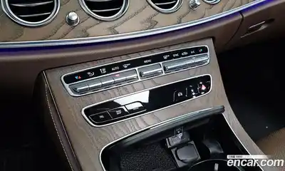 Mercedes-Benz E-Class 2021 2.0 Автомат в Москве № 240777, миниатюра 9