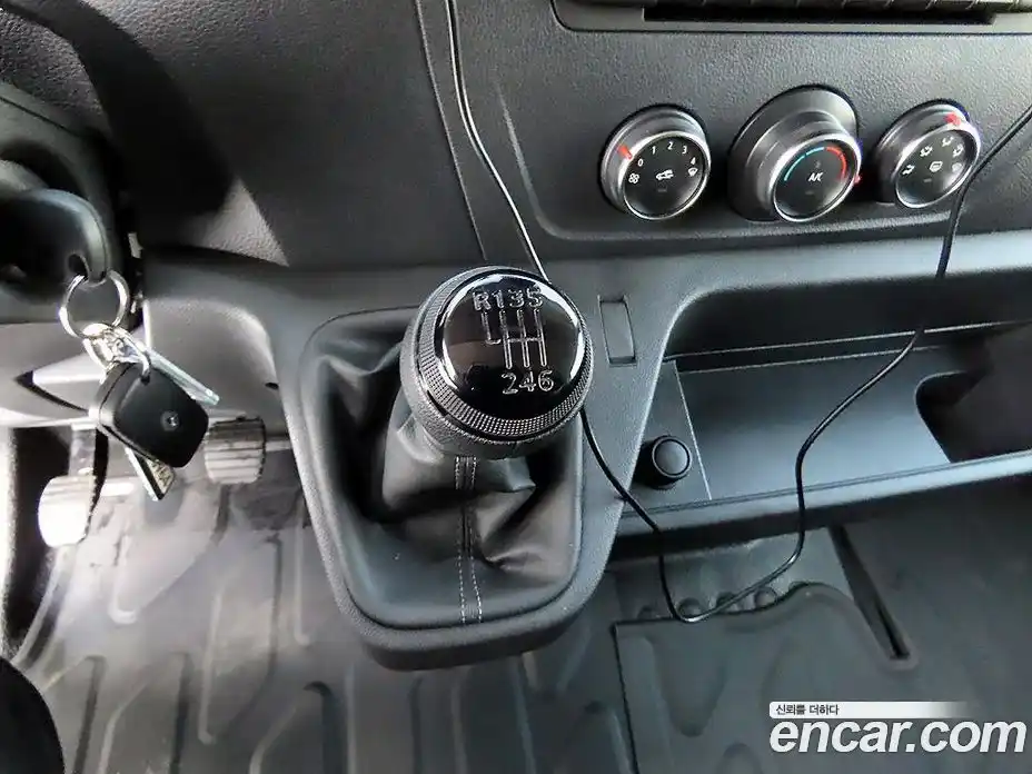 Renault Master 2024 2.3 Механическая в Москве № 276958, фото 11