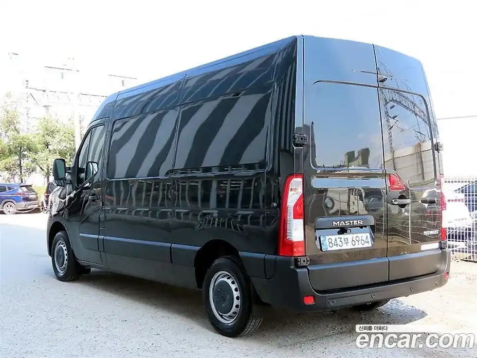 Renault Master 2024 2.3 Механическая в Москве № 276958, фото 3