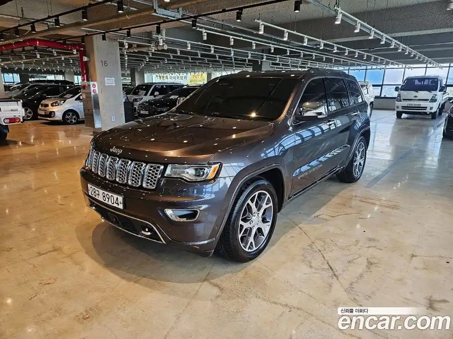 Jeep Cherokee 2019 3.6 Автомат в Москве № 279133, фото 3