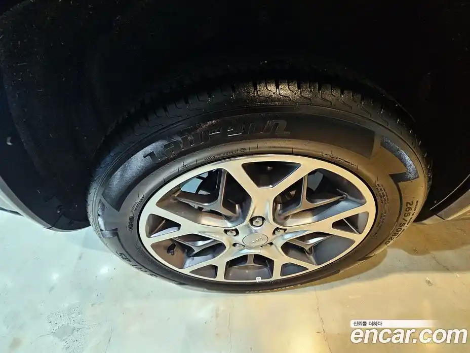 Jeep Cherokee 2019 3.6 Автомат в Москве № 279133, фото 9