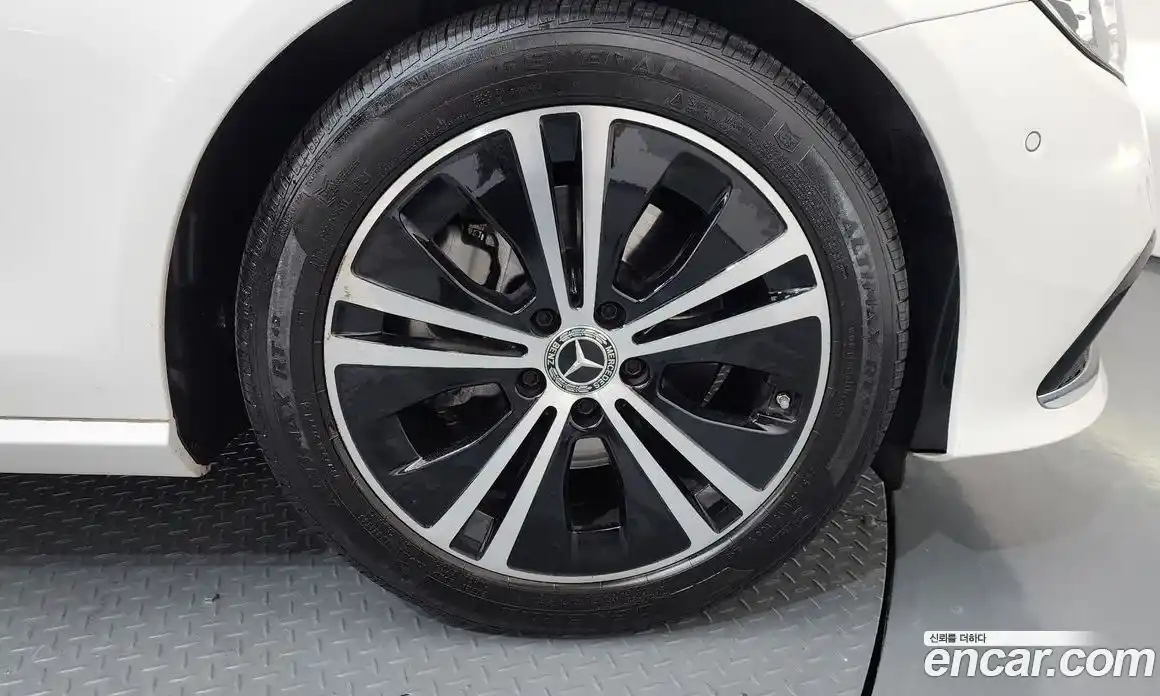 Mercedes-Benz E-Class 2021 2.0 Автомат в Москве № 287350, фото 5