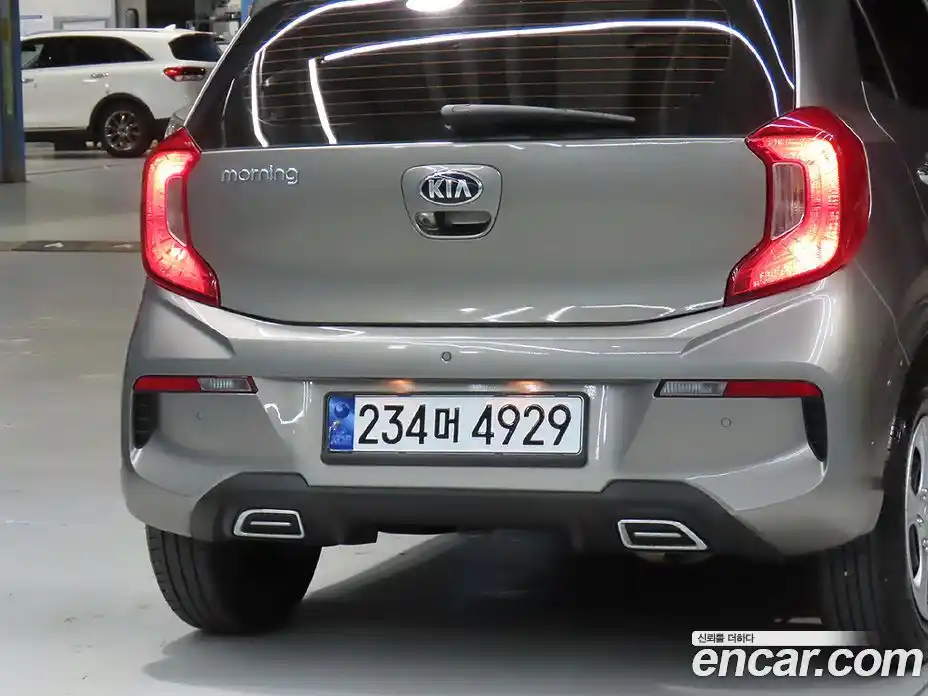 Kia Morning 2021 1.0 Автомат в Москве № 287863, фото 17