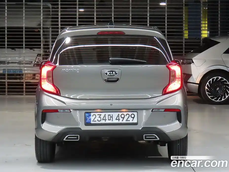 Kia Morning 2021 1.0 Автомат в Москве № 287863, фото 3