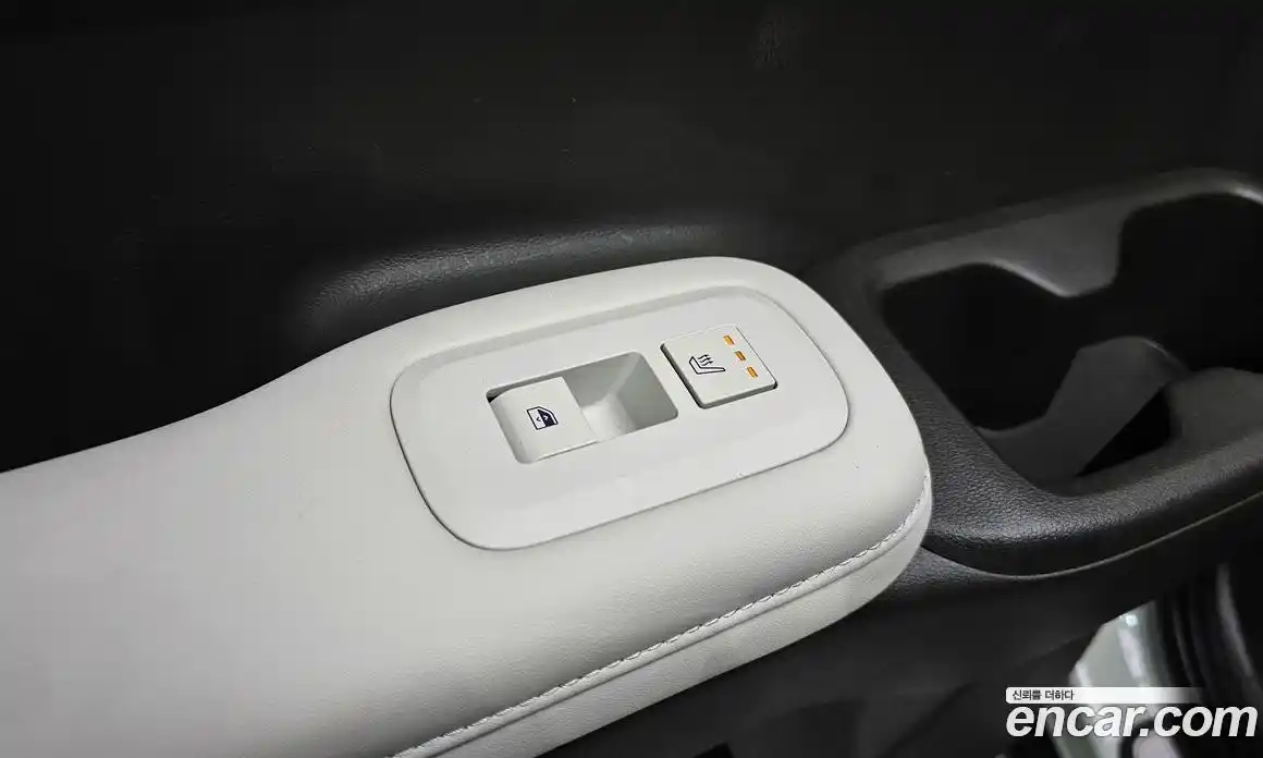 Hyundai Santa Fe 2024 1.6 Автомат в Москве № 303758, фото 17