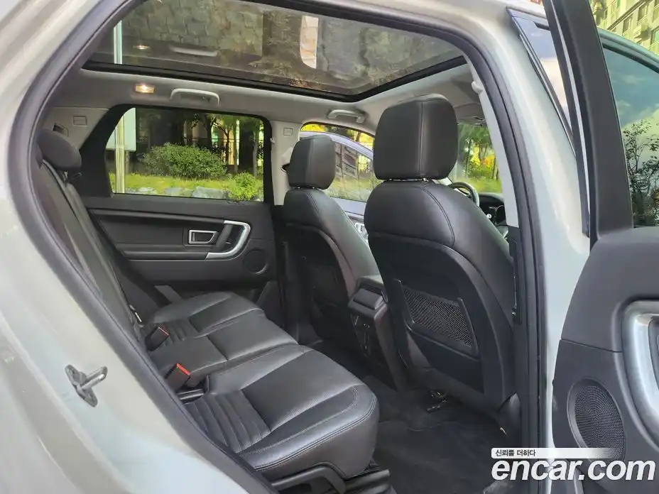 Land Rover Discovery Sport 2017 2.0 Автомат в Москве № 328594, фото 12