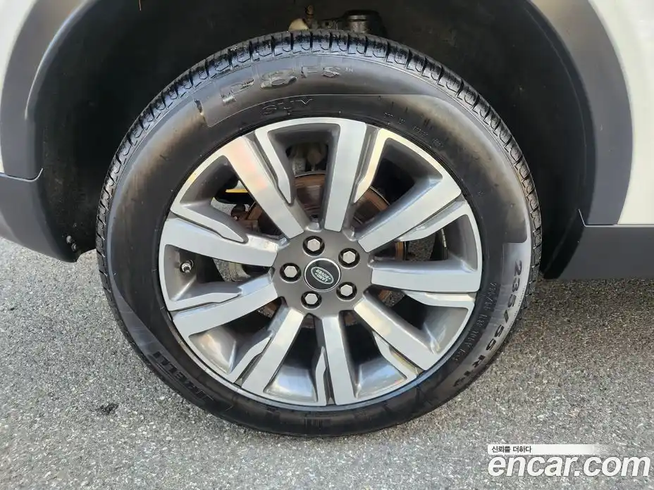 Land Rover Discovery Sport 2017 2.0 Автомат в Москве № 328594, фото 5