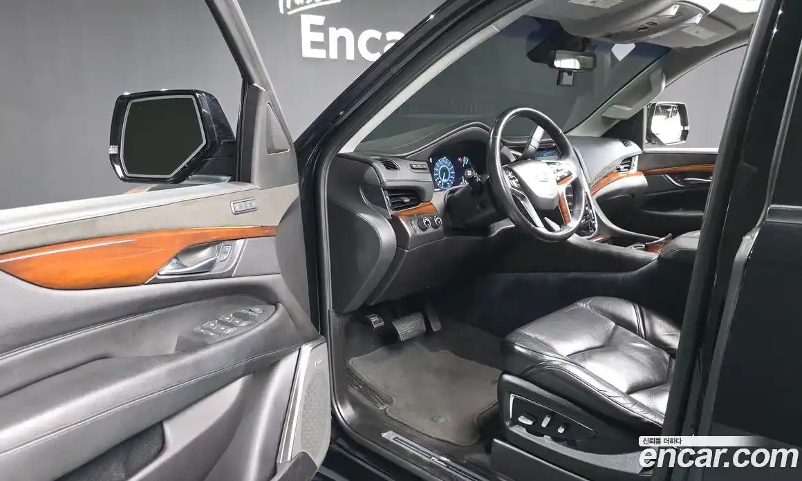 Cadillac Escalade 2018 6.2 Автомат в Москве № 337081, фото 16