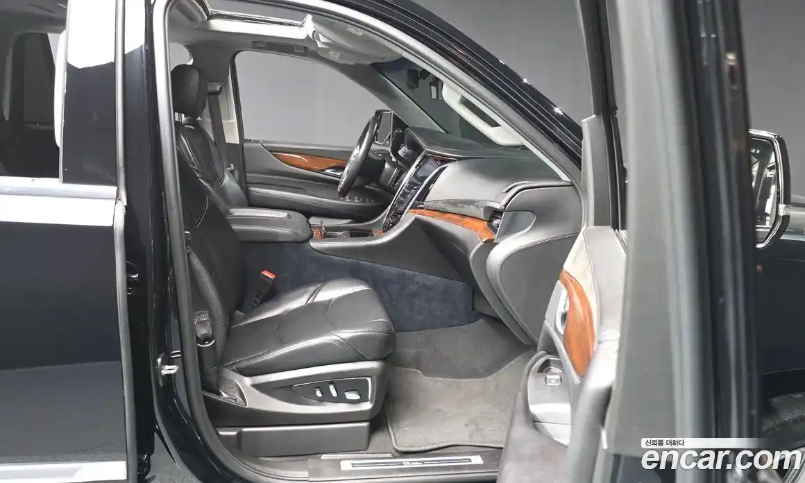 Cadillac Escalade 2018 6.2 Автомат в Москве № 337081, фото 19