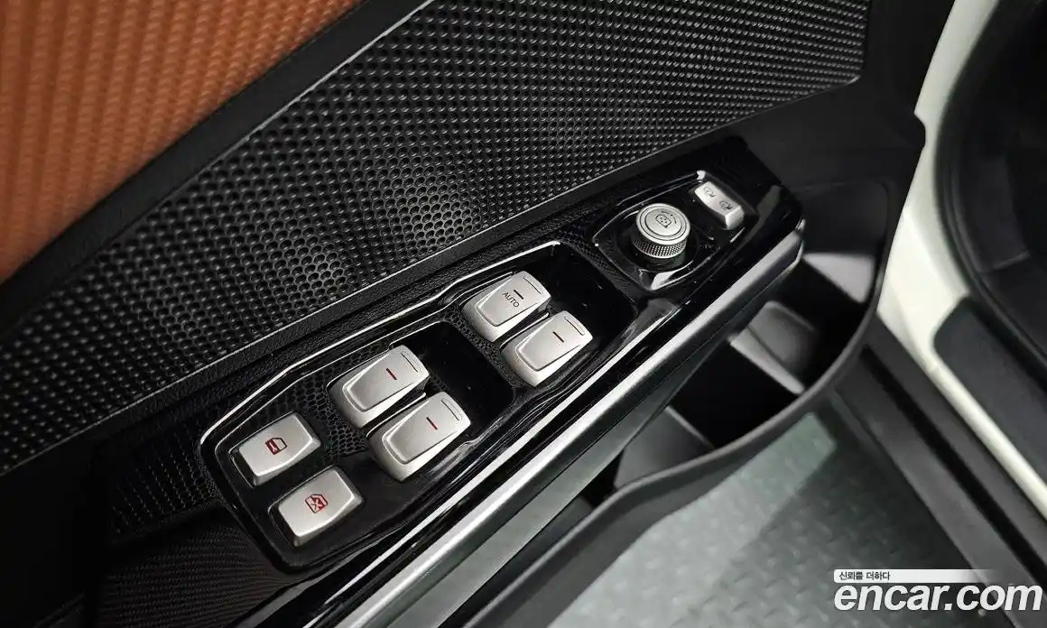 SsangYong TIBOLI 2018 1.6 Автомат в Москве № 341321, фото 14