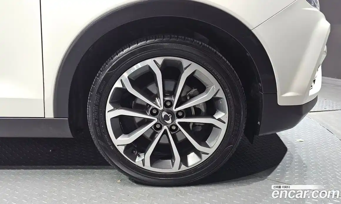 SsangYong TIBOLI 2018 1.6 Автомат в Москве № 341321, фото 5