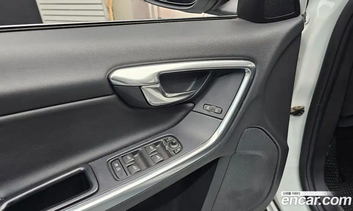 Volvo S60 2015 2.0 Автомат в Москве № 344267, фото 16