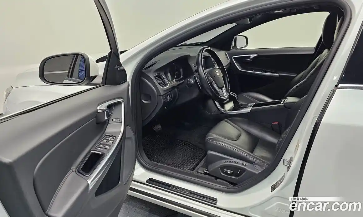 Volvo S60 2015 2.0 Автомат в Москве № 344267, фото 10