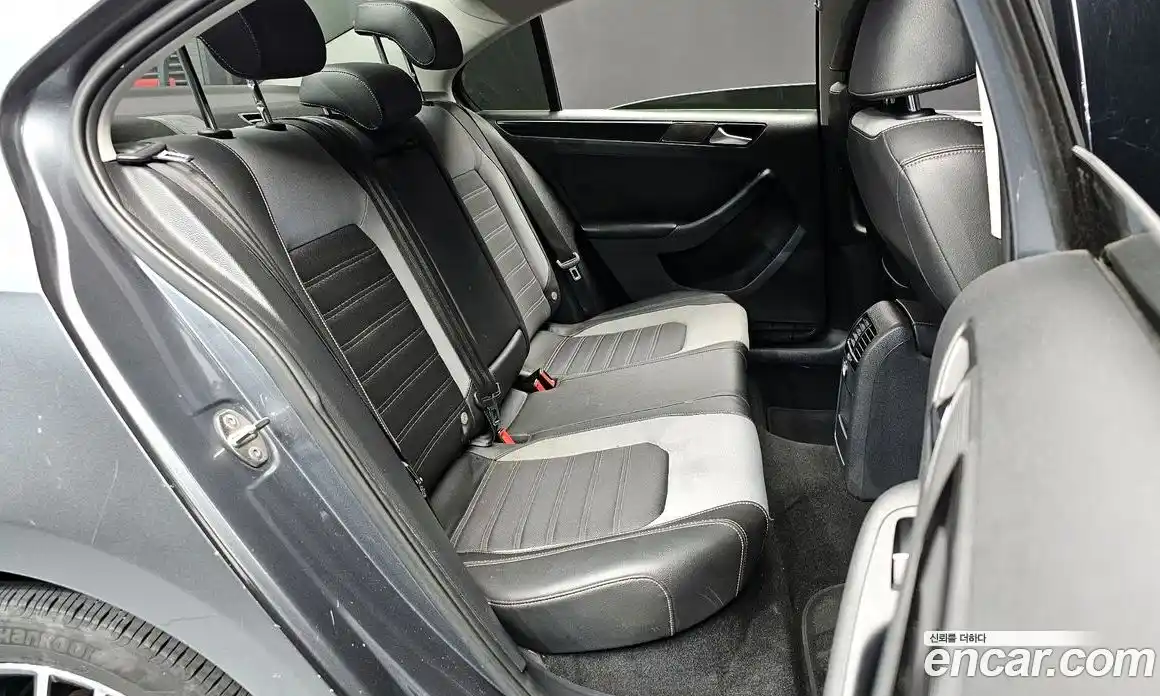 Volkswagen Jetta 2015 2.0 Автомат в Москве № 358908, фото 12