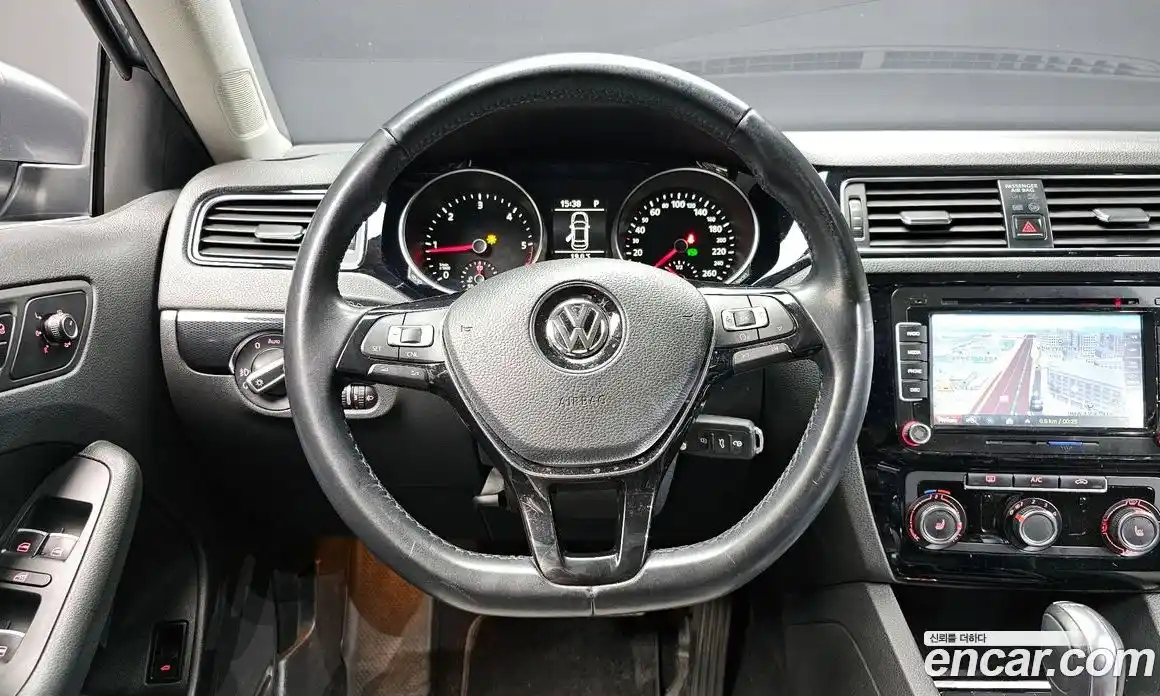 Volkswagen Jetta 2015 2.0 Автомат в Москве № 358908, фото 13