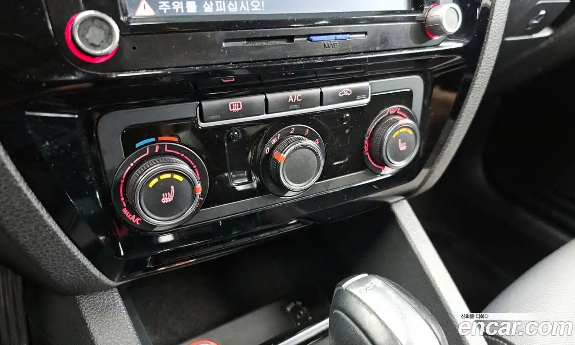 Volkswagen Jetta 2015 2.0 Автомат в Москве № 358908, фото 17