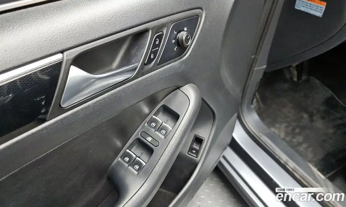 Volkswagen Jetta 2015 2.0 Автомат в Москве № 358908, фото 19