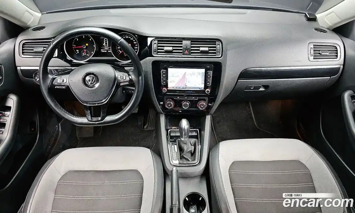 Volkswagen Jetta 2015 2.0 Автомат в Москве № 358908, фото 7