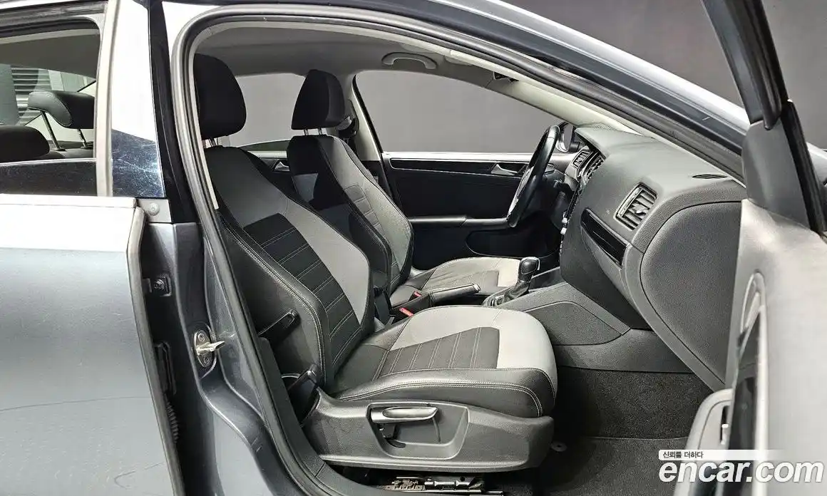 Volkswagen Jetta 2015 2.0 Автомат в Москве № 358908, фото 10